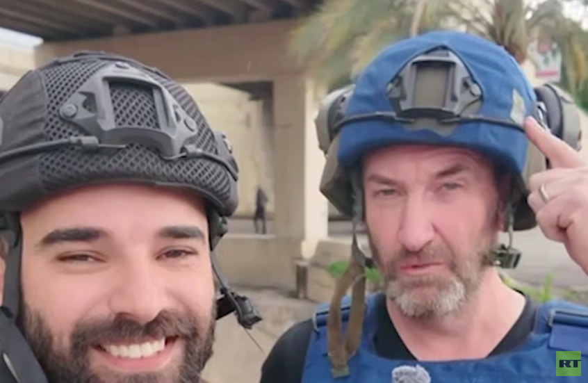 صحفيا RT يعودان للعمل بعد إصابتهما بقذيفة إسرائيلية: "لن يسكتونا أبدا"
