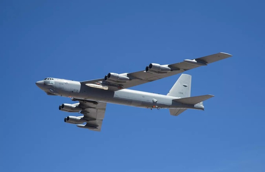 البنتاغون يختبر B-52 وهي تحمل نماذج صواريخ كروز مخصصة للأسلحة النووية
