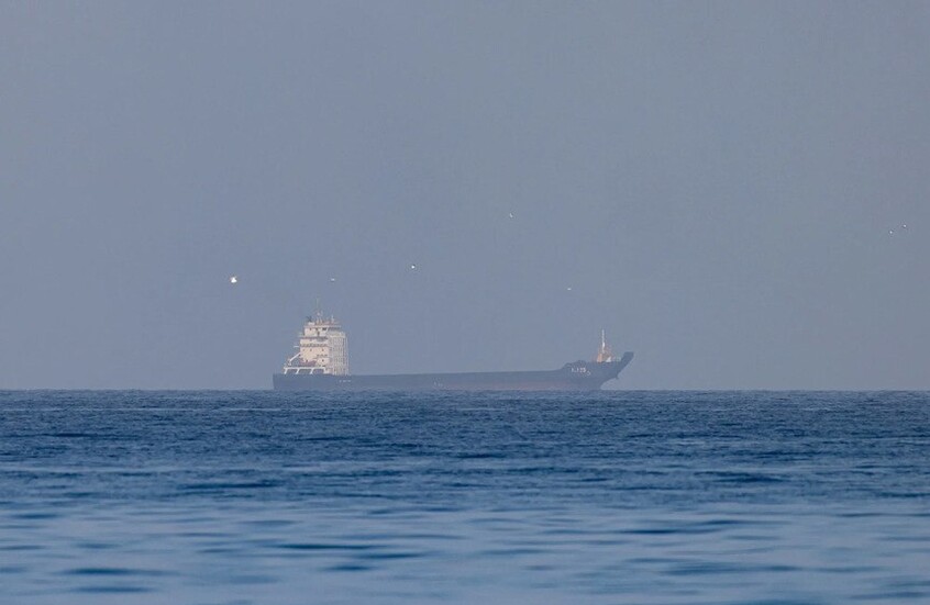 "بلومبرغ": إيران تفرض رسوم عبور على بعض السفن لتأمين مرورها