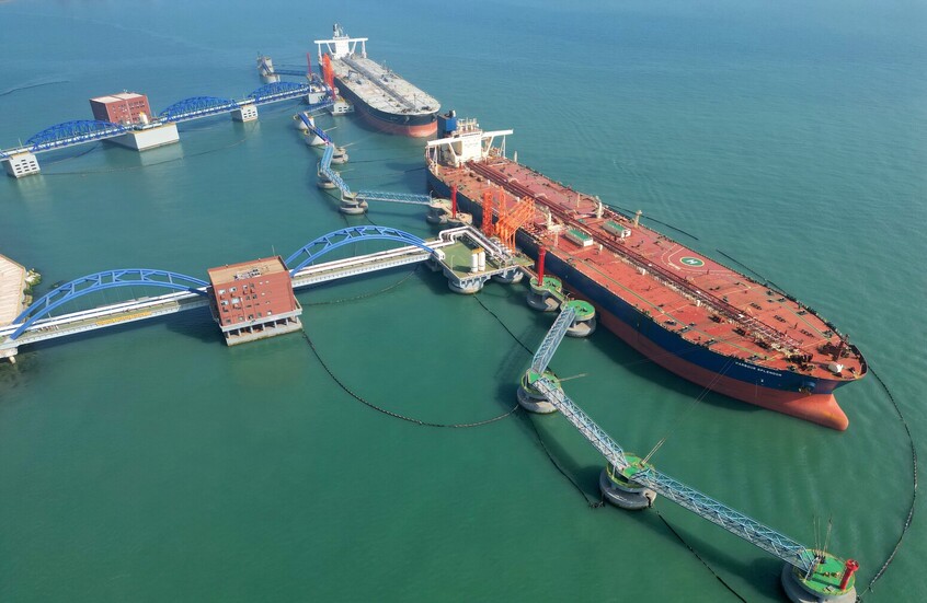 ناقلة نفط تايلاندية تعبر مضيق هرمز عقب تنسيق مع إيران