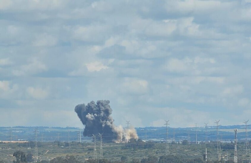 إيران تطلق 4 دفعات صاروخية نحو إسرائيل خلال 40 دقيقة وسط إنذارات متتالية في تل أبيب والجليل