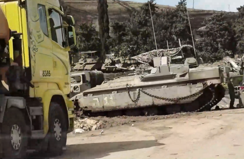 شاهد.. دبابات إسرائيلية تنتشر على طول الحدود الشمالية مع لبنان