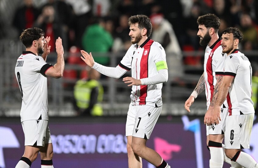 شاهد.. هدف جميل بقدم النجم الجورجي خفيتشا كفاراتسخيليا في مرمى إسرائيل