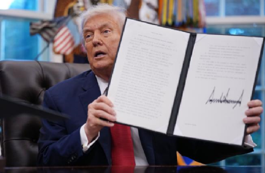 لأول مرة.. توقيع رئيس أمريكي يظهر على الدولار