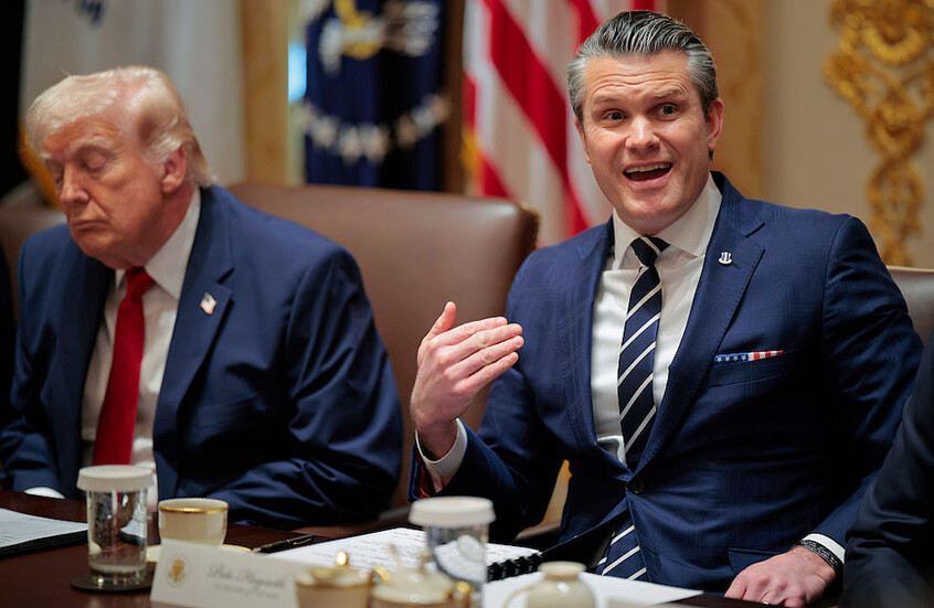 حرب ترامب لا تحظى بشعبية – هل هناك كبش فداء يتحمل التبعات؟