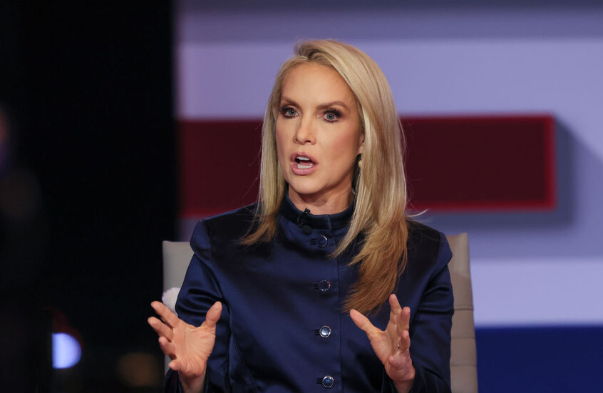 ترامب يحرج مذيعة على الهواء بمغازلة لافتة ويتفادى الحديث عن معاناة الإيرانيين (فيديو)