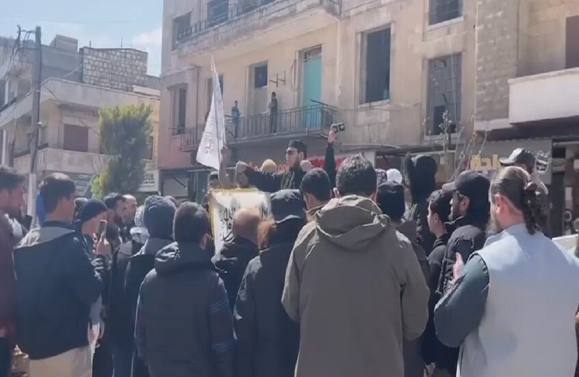 سوريا.. تجمعات مؤيدة لقرار منع تقديم المشروبات الروحية في المطاعم والملاهي الليلية (فيديوهات)