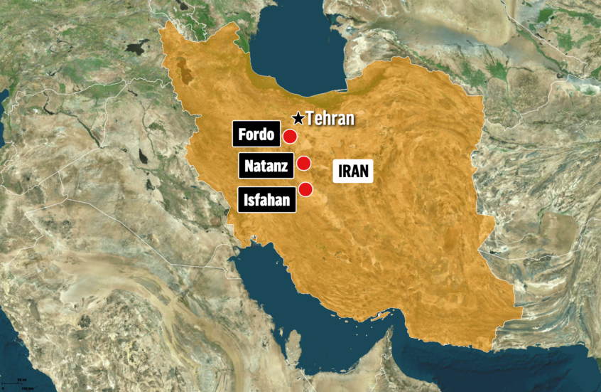 خريطة عبر الأقمار الصناعية تظهر تحديد 3 مواقع نووية إيرانية (فوردو، ونطنز، وأصفهان).