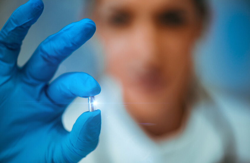 "صيدلية حية" تحت الجلد.. جهاز ذكي ينتج أدوية مضادة للإيدز وهرمون الشهية والسكري في وقت واحد