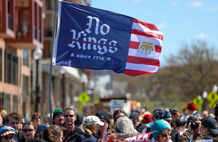 احتجاجات "No Kings" تكتسح الولايات المتحدة.. ملايين يخرجون ضد ترامب