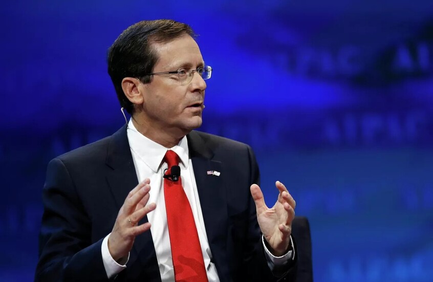 هرتسوغ يبدي أسفه لقرار منع بطريرك القدس اللاتيني من دخول كنيسة القيامة ويبرره بـ"الخطر الإيراني"