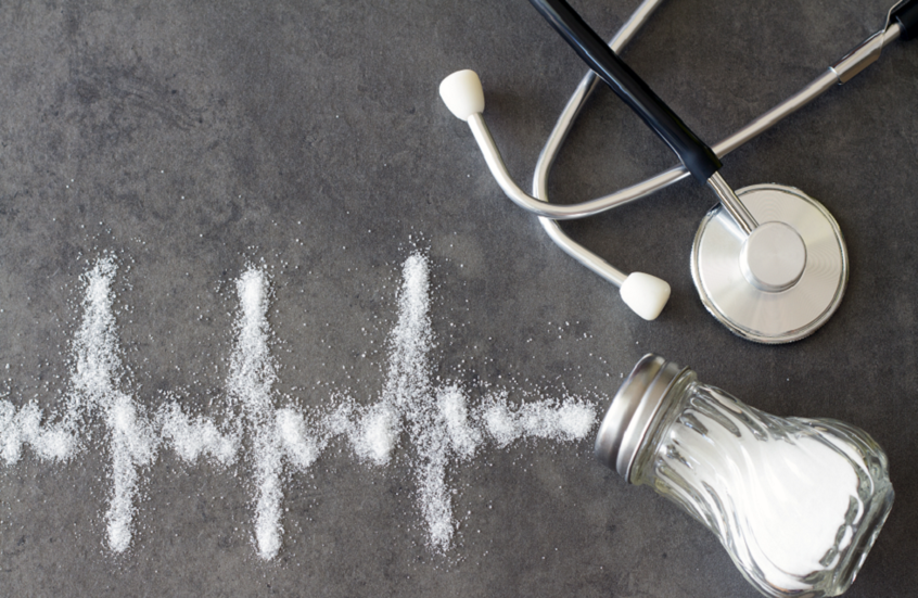 عواقب استهلاك الملح الزائد على القلب