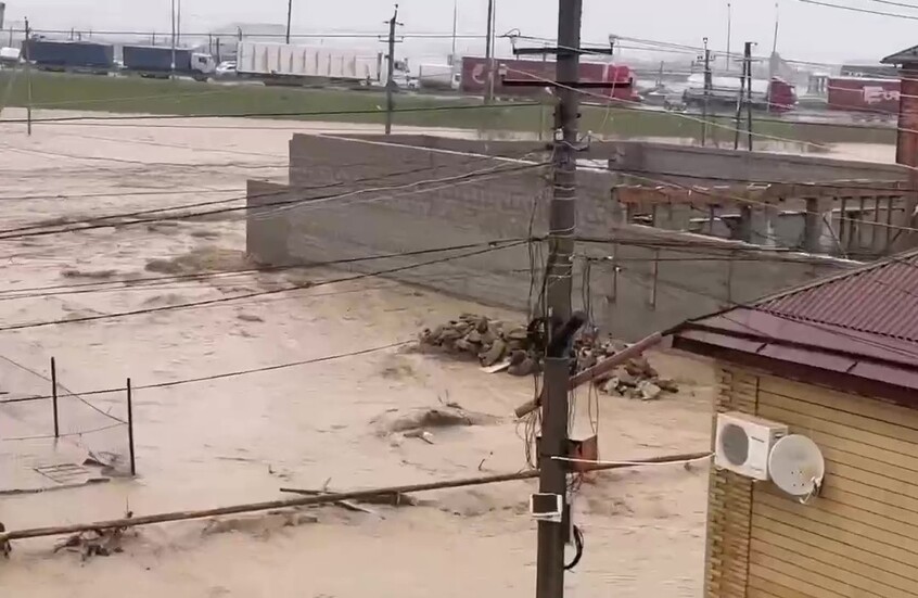 فيضانات في داغستان والشيشان جنوب روسيا تغمر عدة قرى ومناطق وتتسبب بأضرار جسيمة (فيديو)