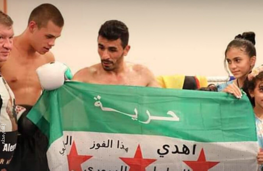 "عم تخوفني يعني؟"..  الرئيس الشرع يمازح الملاكم السوري حيدر وردة (فيديو)