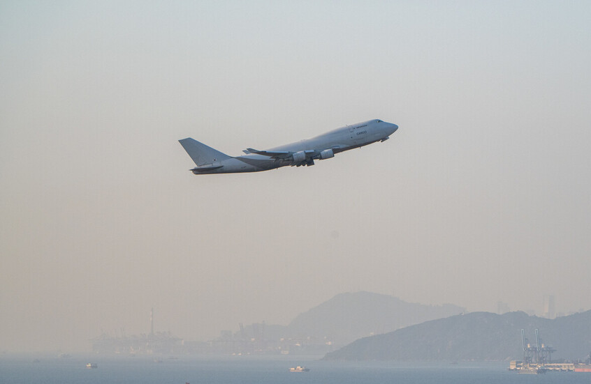 سوريا وألمانيا تبحثان إعادة الربط الجوي وتطوير قطاع الطيران
