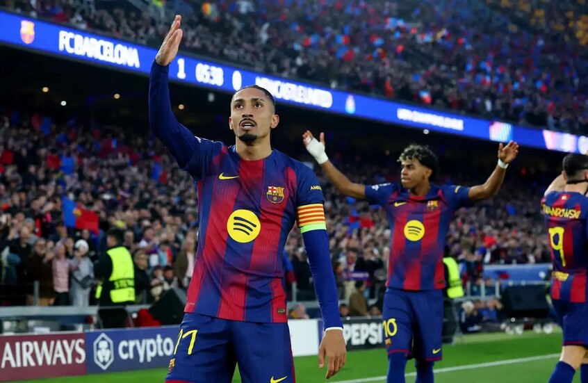 قبل القمة المنتظرة أمام أتلتيكو مدريد بالدوري الإسباني.. خبر سار لجماهير برشلونة