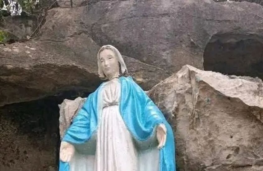 اعتداءات متكررة في الساحل السوري.. تخريب قبور وتمثال ديني يثير قلق الأهالي