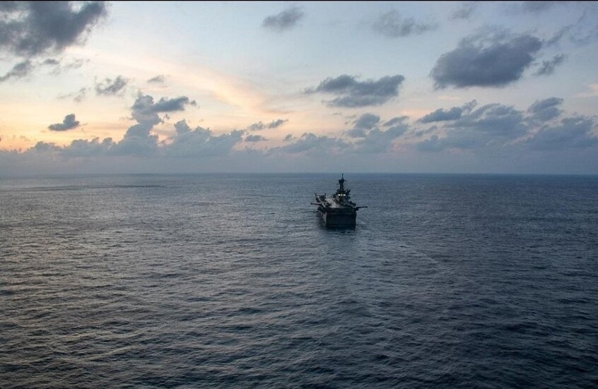 انطلاق سفينة "طرابلس" الأمريكية عبر المحيط الهندي وسط أنباء عن تدخل برّي في إيران