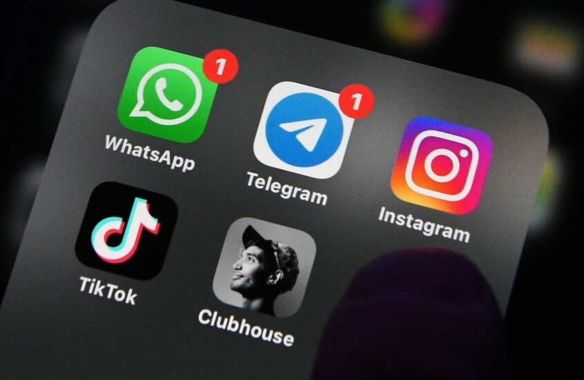 فرنسا بصدد حظر استخدام وسائل التواصل الاجتماعى على القصّر