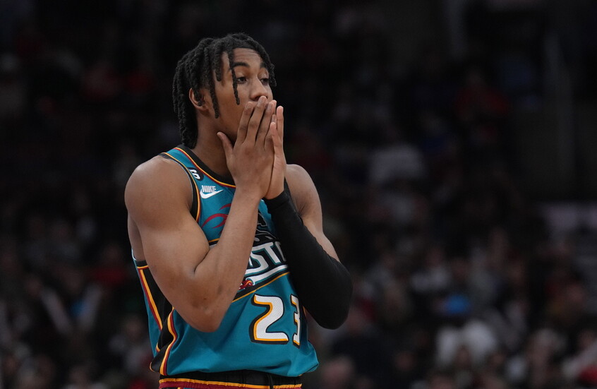 ناد يعاقب لاعبه بعد تصريحاته المعادية للمثليين