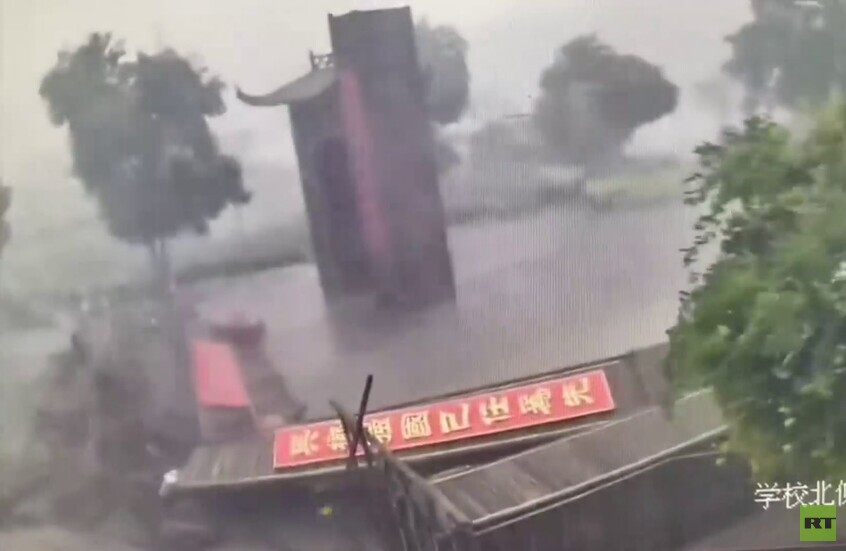 الصين.. نجاة أحد المارة من انهيار بوابة أثرية في مدينة تشاوتشو