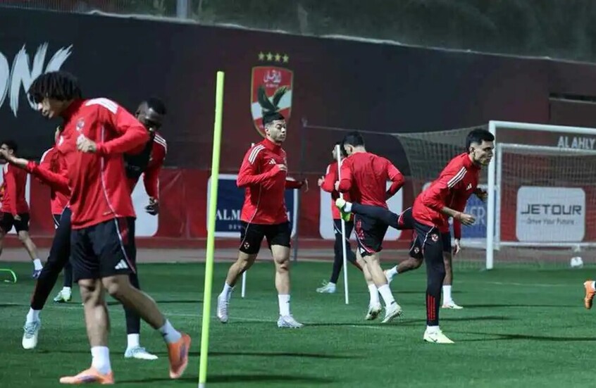 الأهلي المصري يفتح باب الرحيل لنجم من نجومه على مصراعيه