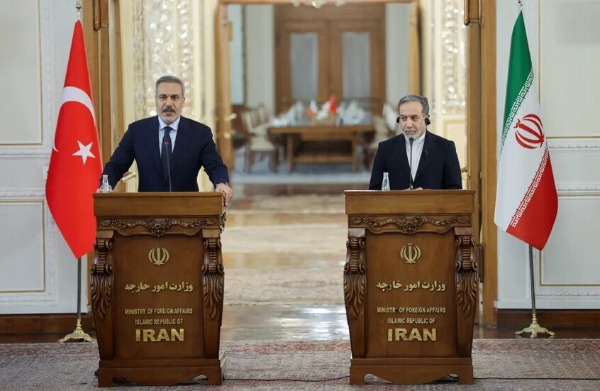 إيران تحذر تركيا من "التضليل" بعد اعتراض الناتو صاروخا باليستيا فوق أراضيها