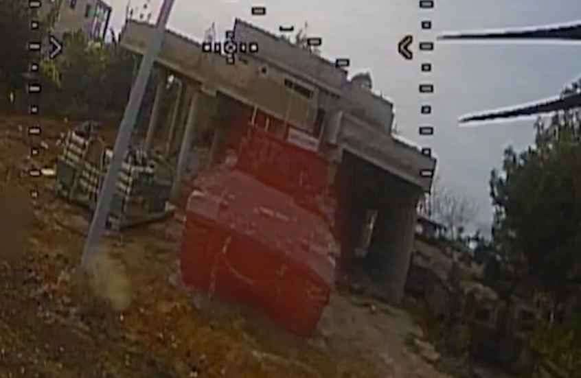 "تصاعد الدخان والنيران من هامرعسكري".. "حزب الله" يعرض مشاهد من عملياته ضد إسرائيل (فيديوهات)