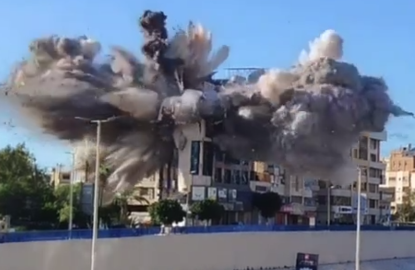 لبنان.. لقطات توثق غارة إسرائيلية عنيفة على الضاحية الجنوبية واستهداف شقة شرق بيروت (فيديوهات + صور)