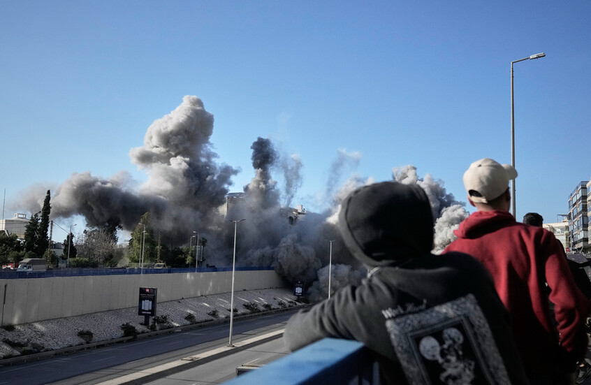 لبنان.. عشرات القتلى والجرحى في غارات إسرائيلية تمتد من الجنوب إلى بيروت والبقاع