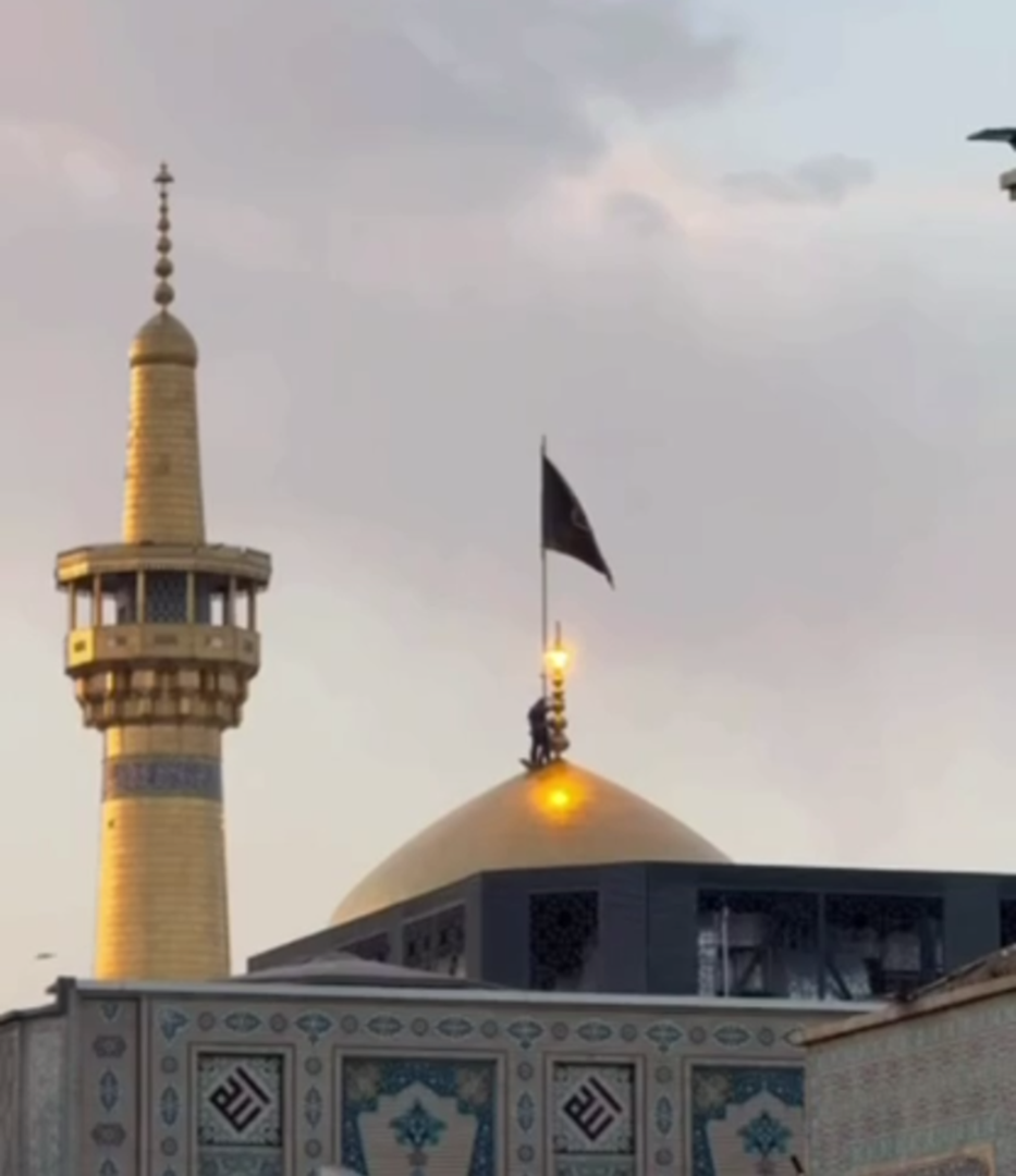 راية الحداد ترفرف في مسقط رأس خامنئي (فيديو)