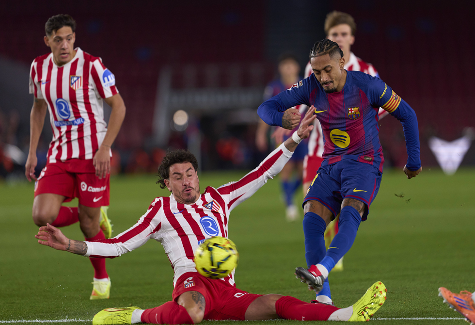 تفاؤل في برشلونة بعد الإعلان عن حكم مباراة الفريق ضد أتلتيكو مدريد