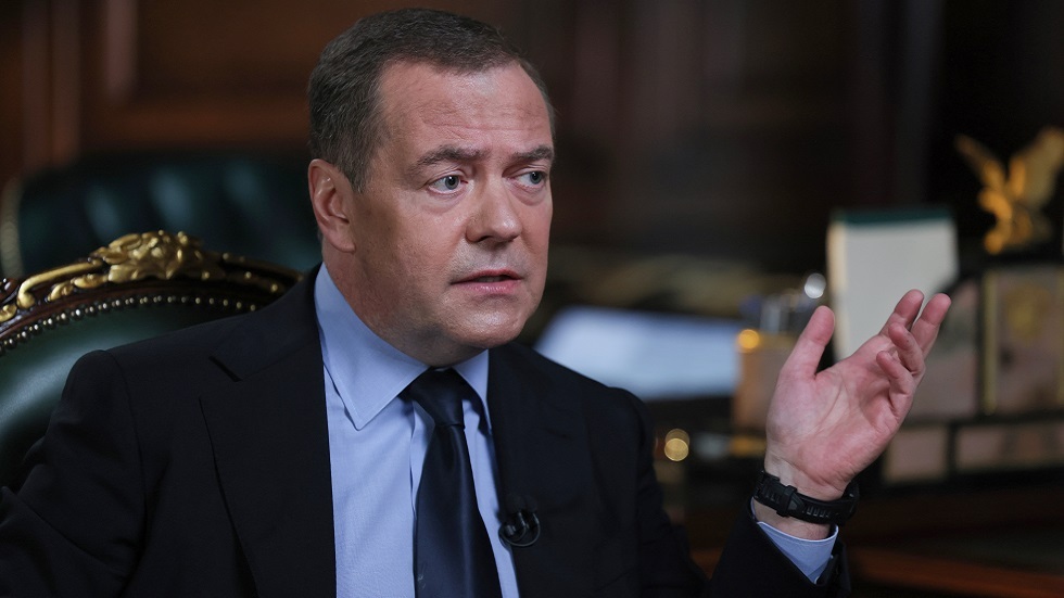 مدفيديف يسخر من الناتو: ربما سيرشحون ترامب لجائرة نوبل للسلام لشنه حربا جديدة