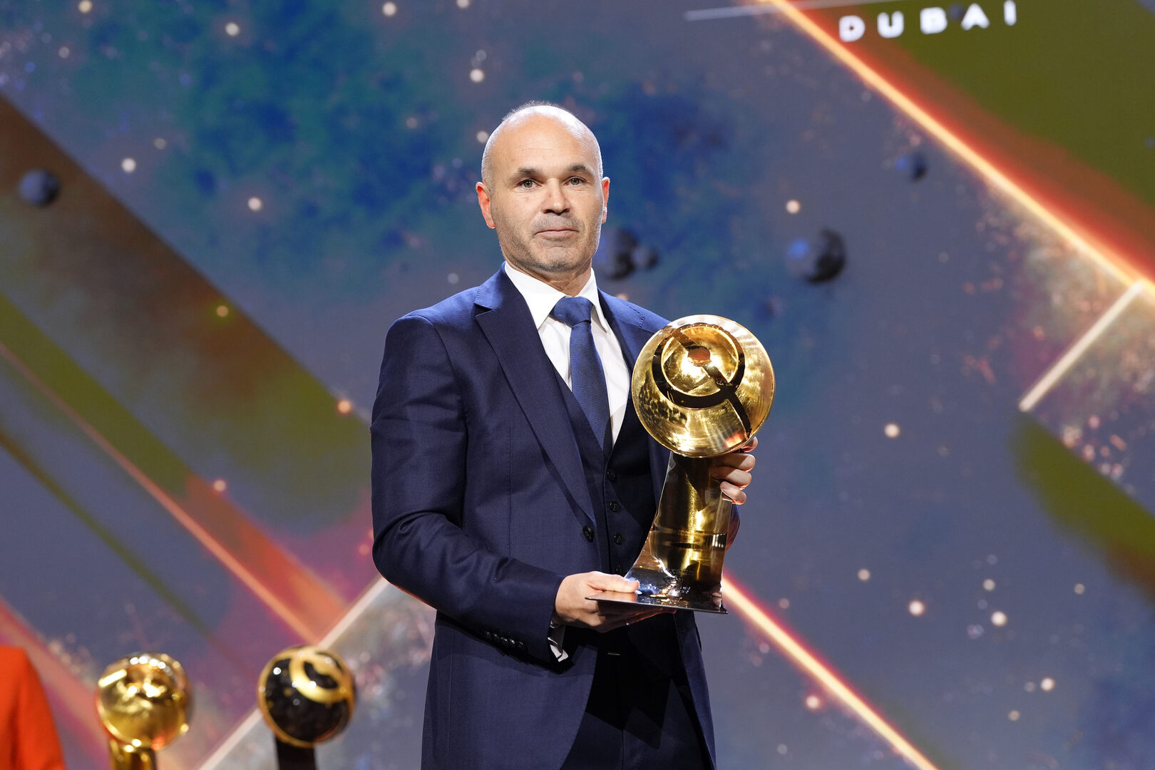 أسطورة برشلونة إنييستا ينضم إلى مشروع الكرة المغربية