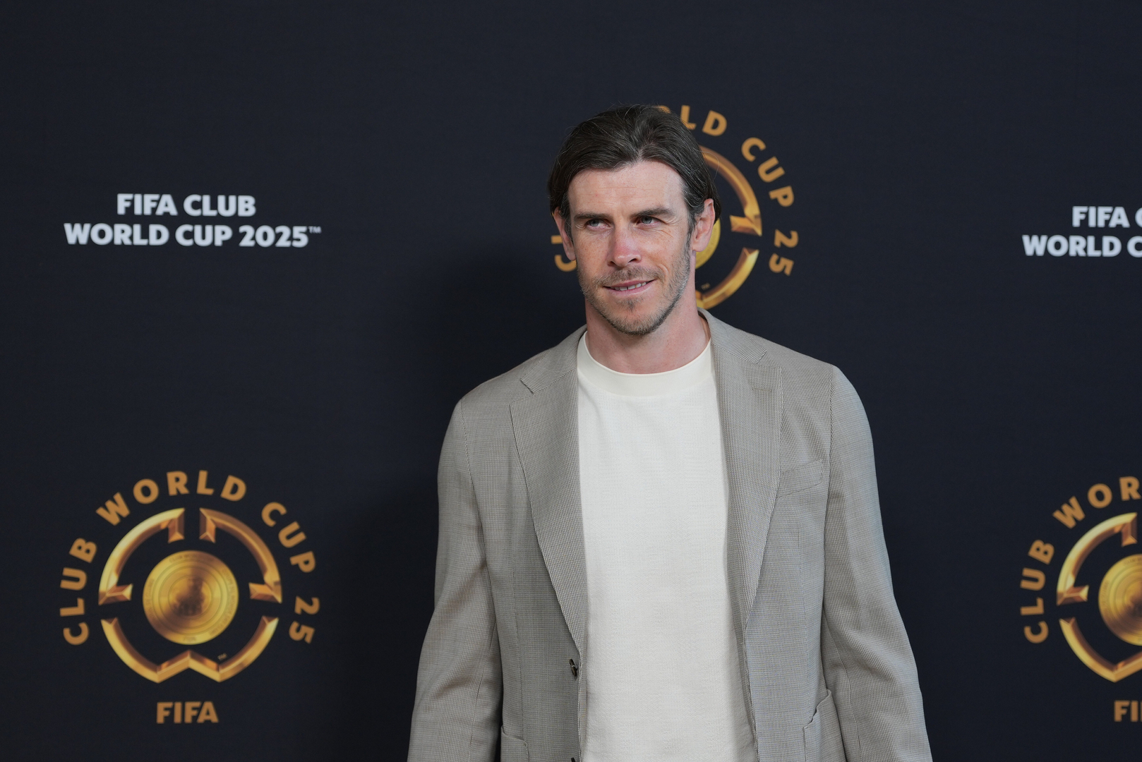 الحقيقة وراء اعتزال بيل.. إصابة "سرية" لم يكشف عنها!