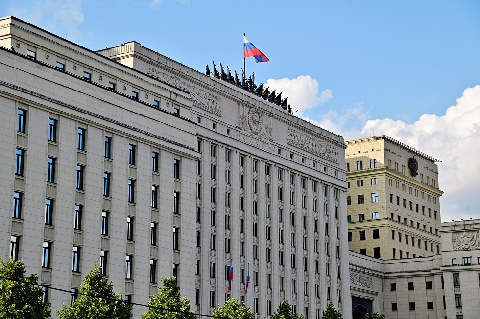 الدفاع الروسية تعلن استعادة 300 أسير في عملية تبادل مع كييف