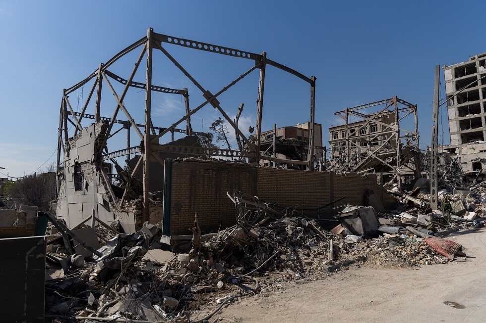 "هيومن رايتس ووتش" تطالب بالتحقيق في جريمة حرب بشأن قصف مدرسة بإيران