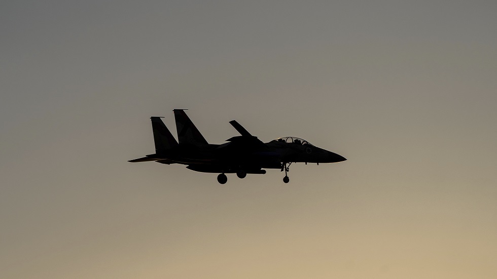 الجيش الإسرائيلي: استهداف مقاتلات "إف-14" إيرانية في مطار أصفهان