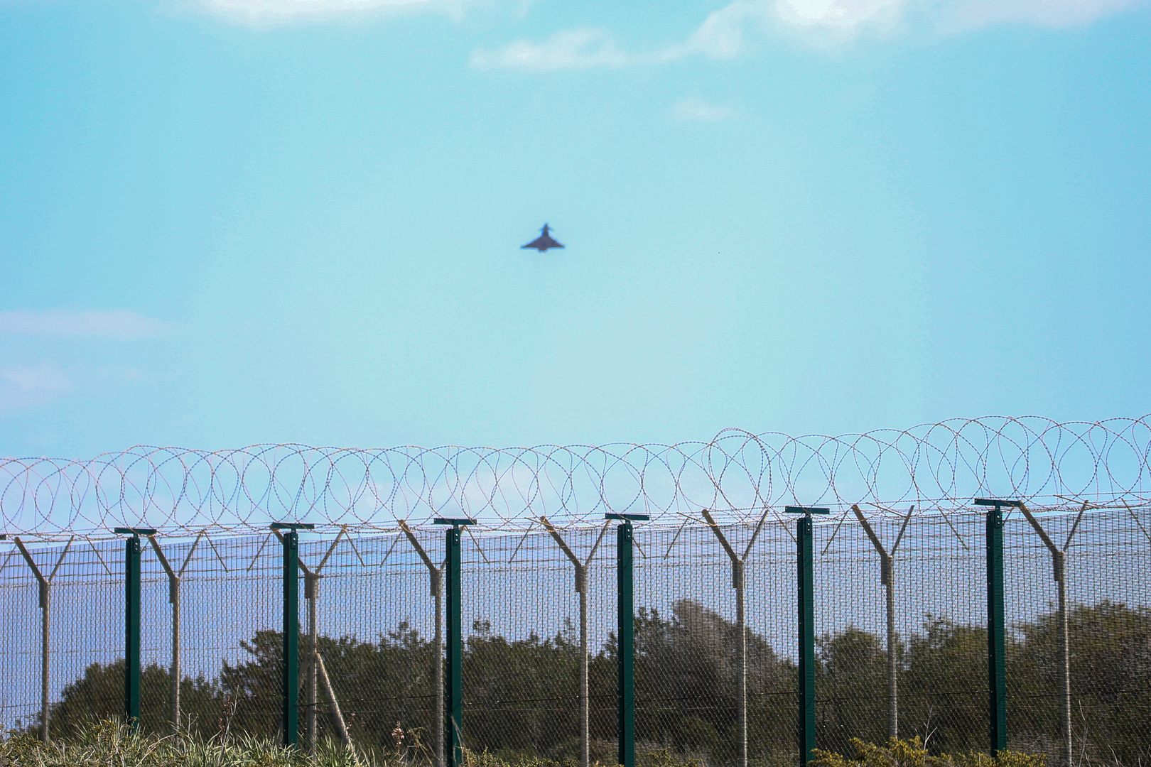 قبرص تؤكد: المسيرات التي استهدفت قواعد بريطانية بالبلاد انطلقت من لبنان