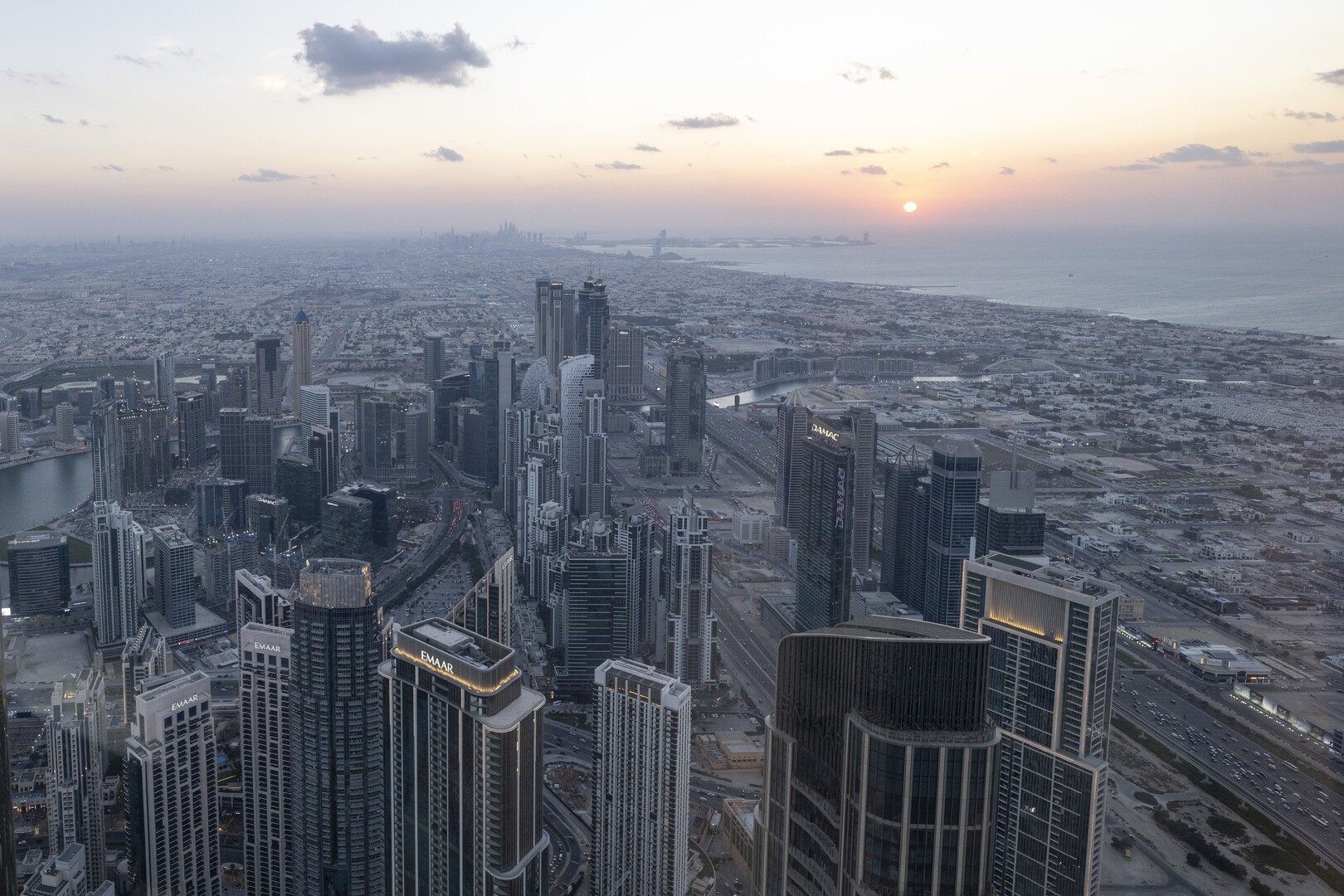 الدفاع الإماراتية تعلن حصيلة الاعتراضات الجوية