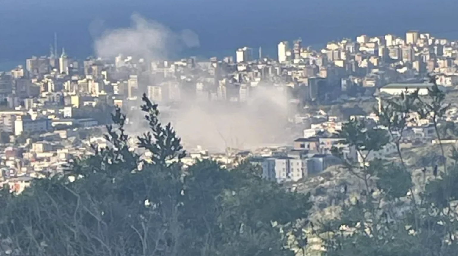 غارة إسرائيلية تستهدف مخيم عين الحلوة الفلسطيني في صيدا جنوب لبنان