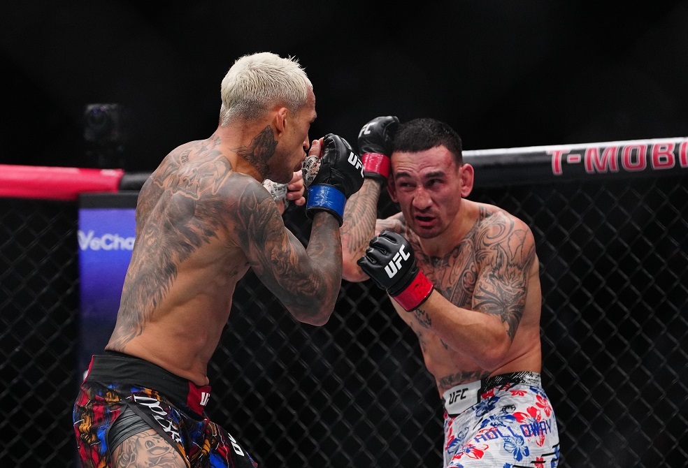 شاهد.. "أشرس مقاتل" يفوز بـ لقب "الأسوأ"