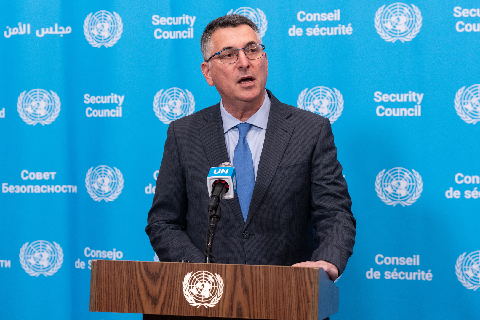 ساعر: إسرائيل وحدها لا تستطيع إسقاط النظام الإيراني والشعب بحاجة لمساعدة خارجية