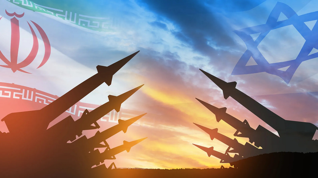 الجيش الإسرائيلي يعلن استهداف مجمع نووي إيراني