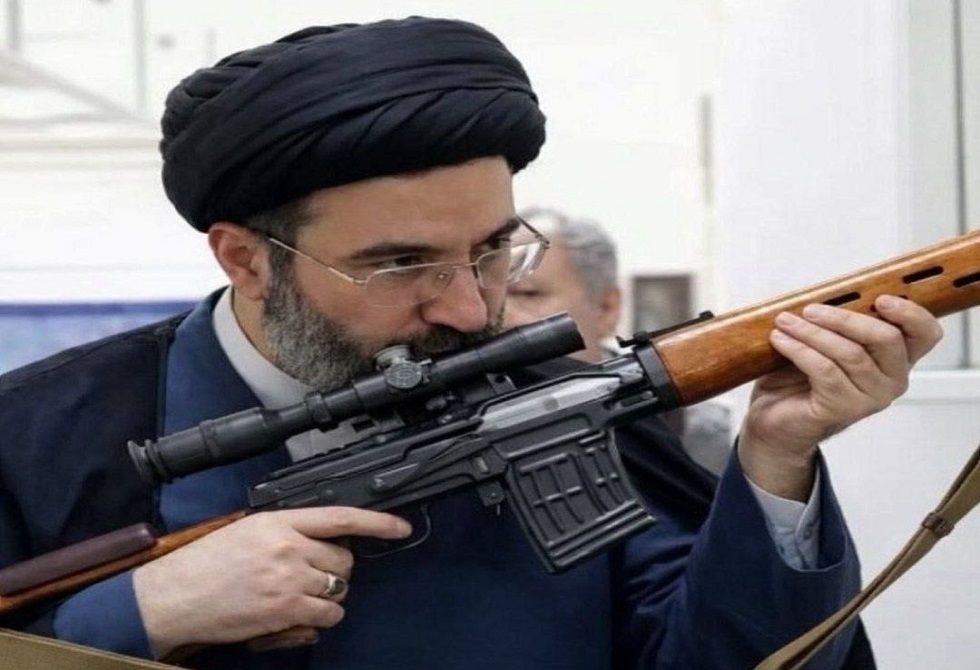 خامنئي: أفشلنا مساعي تقسيم البلاد ومضيق هرمز يجب أن يظل مغلقا