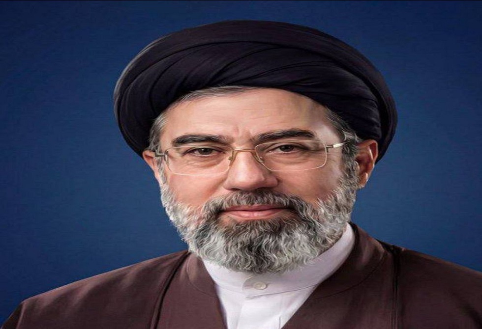 المرشد الإيراني يكشف عن حالة والده علي خامنئي لحظة مقتله