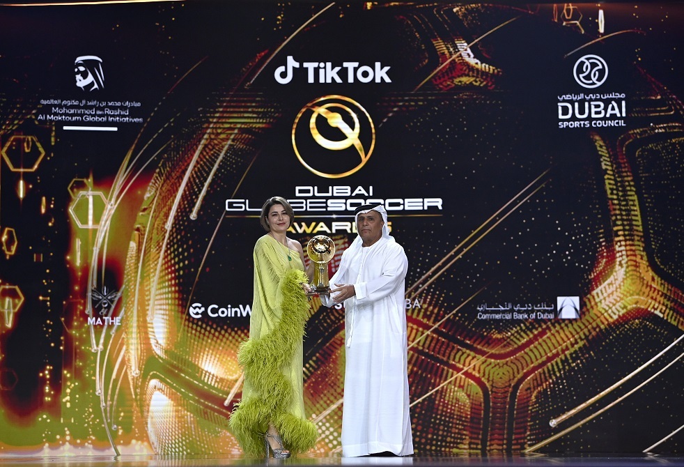 وكيلة أعمال هالاند ترد على أنباء تحرك برشلونة لضمه