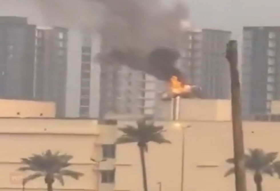 بغداد.. سلسلة انفجارات وأنباء عن تصاعد الدخان من السفارة الأمريكية (فيديو)