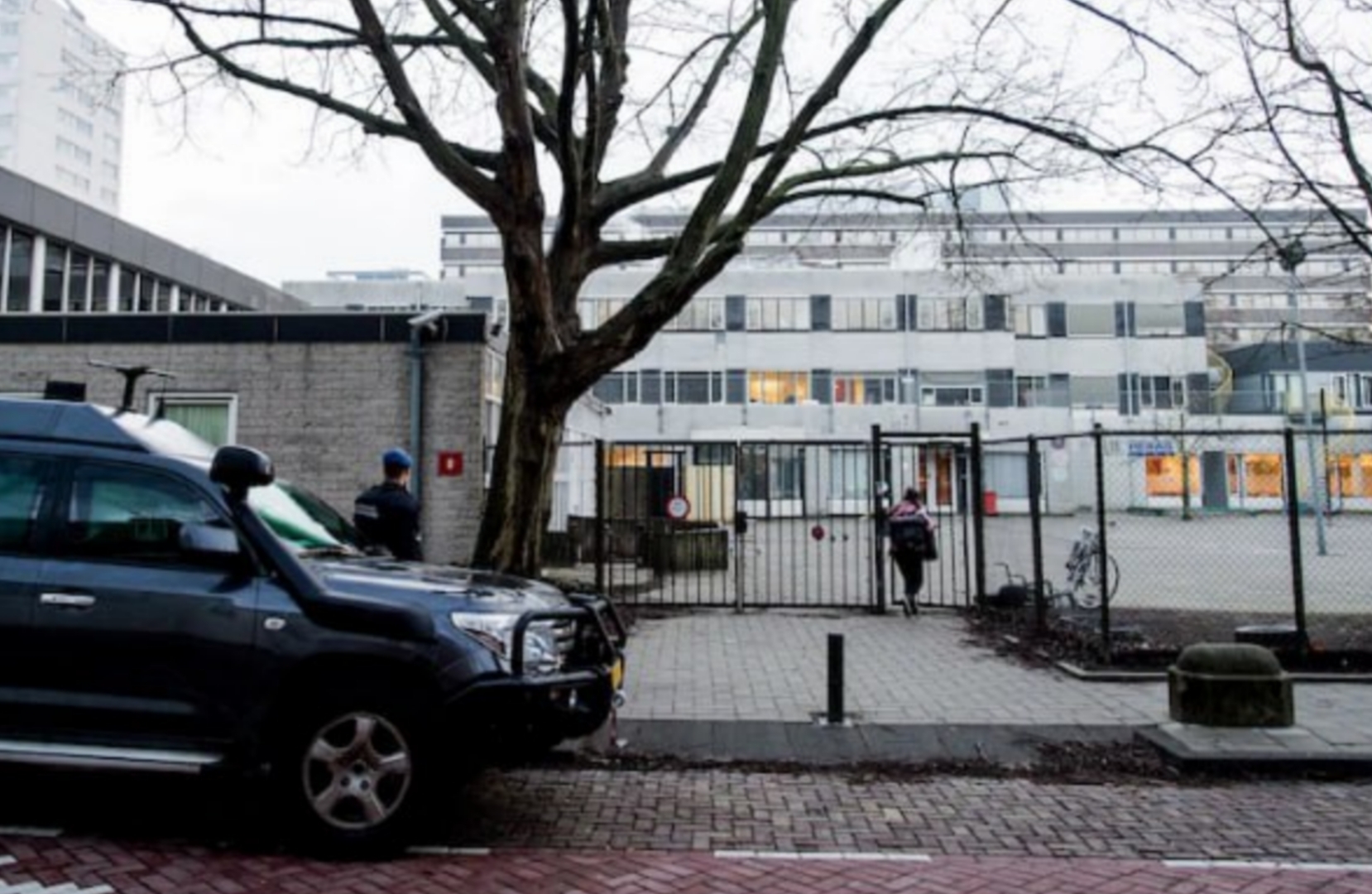 انفجار يستهدف مدرسة يهودية في أمستردام والسلطات تحقق