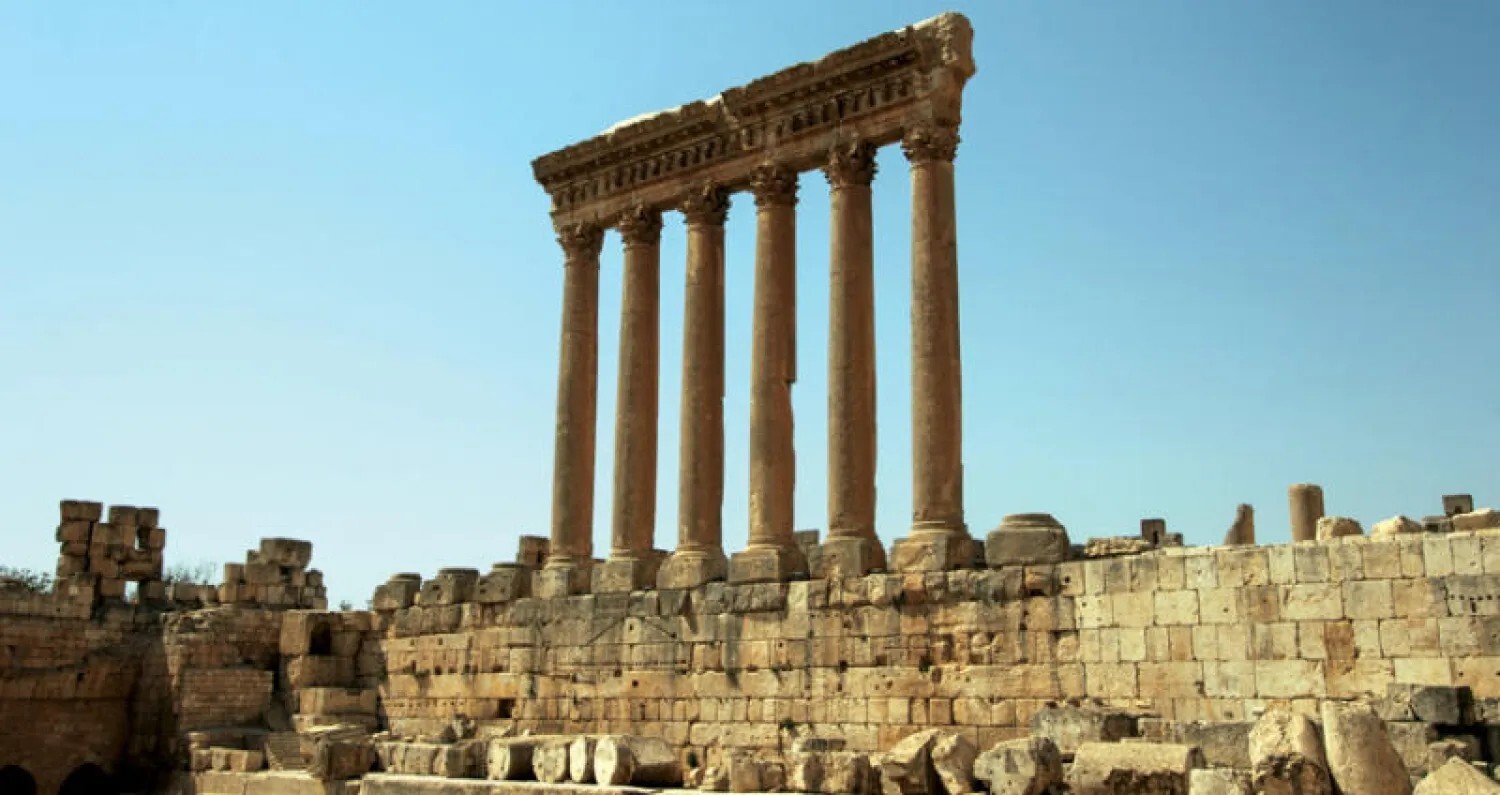 لبنان يضع الدروع الزرقاء على 34 موقعا أثريا لحمايتها خلال الحرب